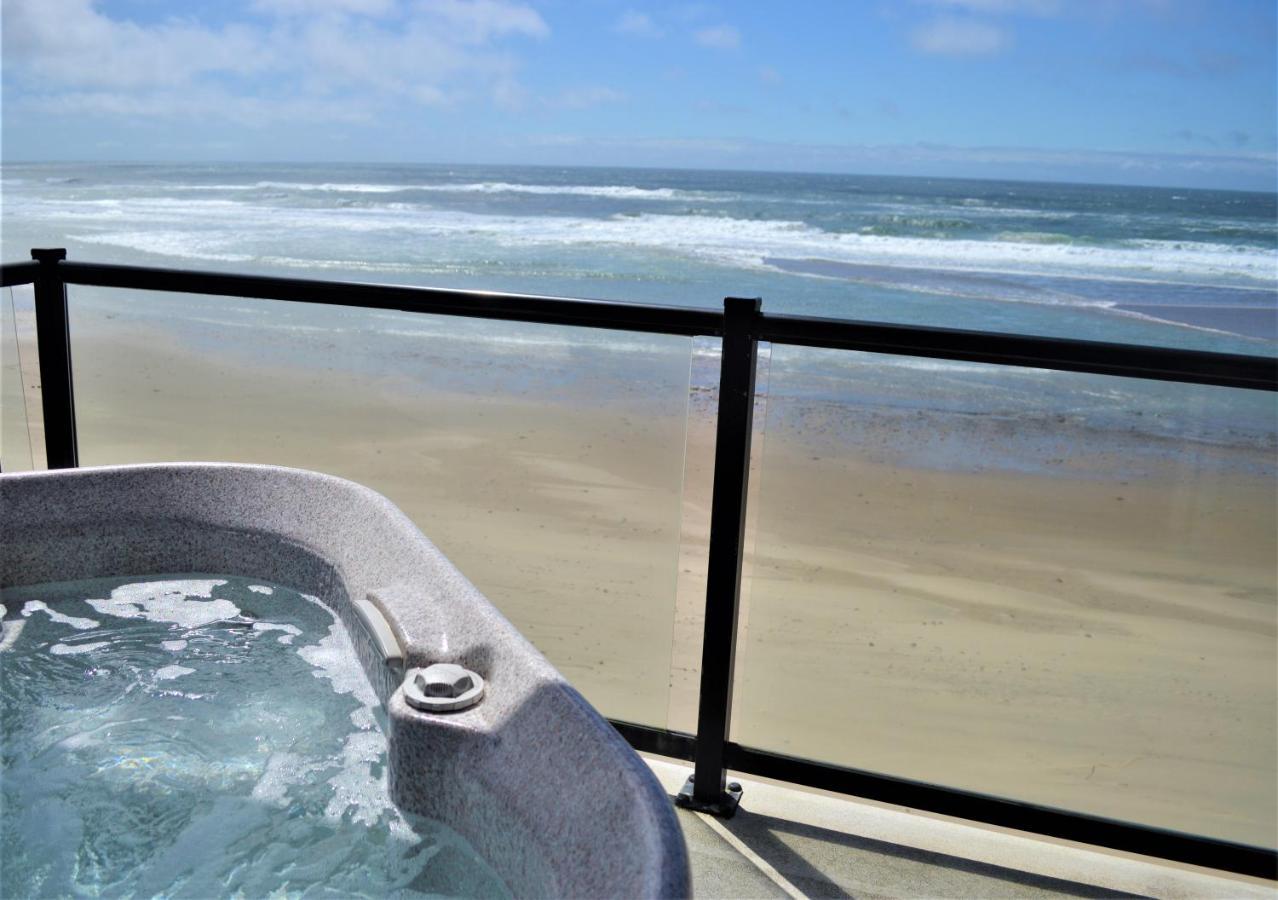 Beachfront Manor Hotel Lincoln City Exterior photo