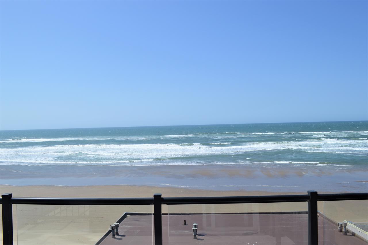 Beachfront Manor Hotel Lincoln City Exterior photo