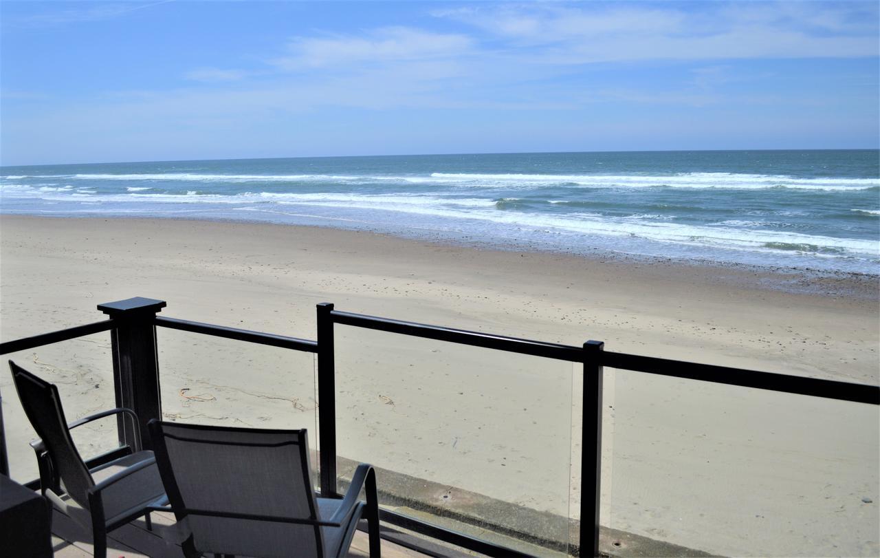 Beachfront Manor Hotel Lincoln City Exterior photo