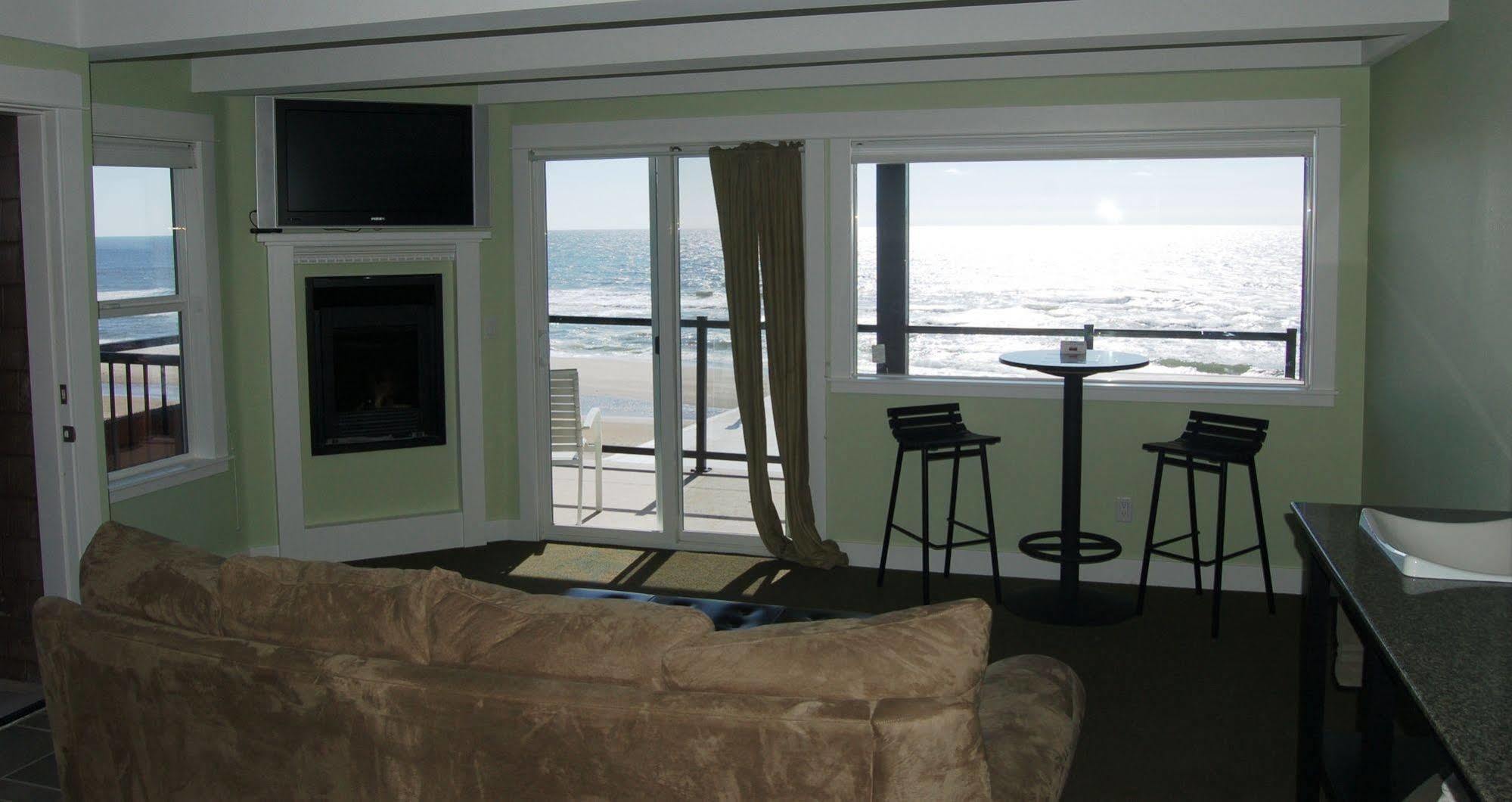 Beachfront Manor Hotel Lincoln City Exterior photo